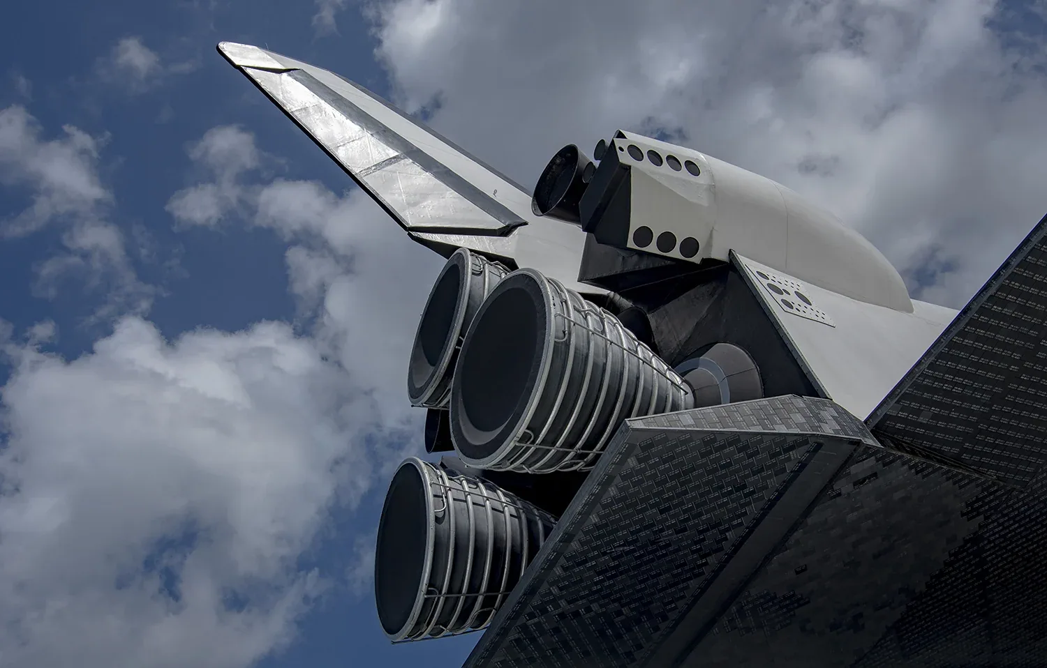 KRB Graphics photography product – Business end shuttle